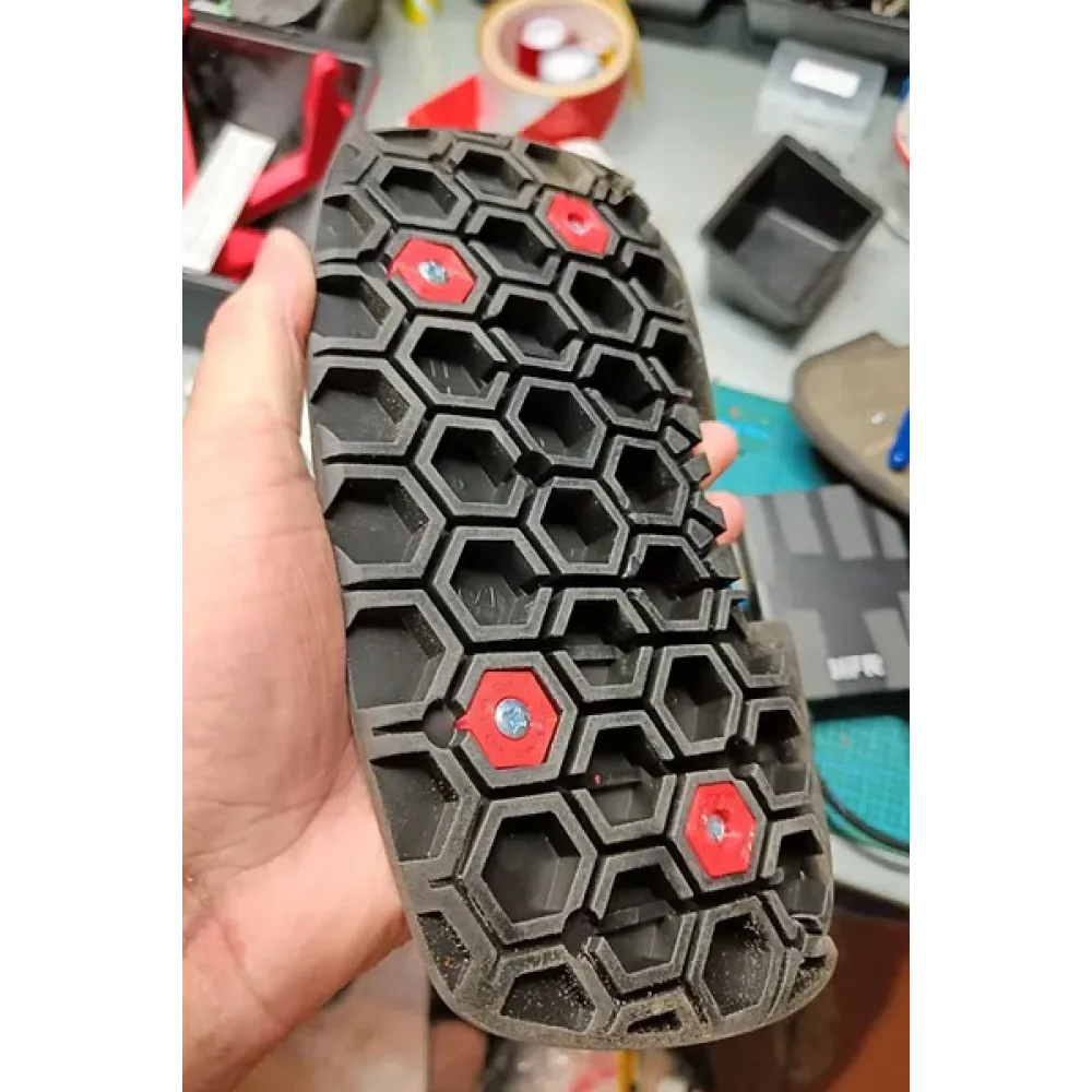 Off road pedals for InMotion V8F/V10/V11. Spikes, adapters and installation. Off road pedals for InMotion V8F/V10/V11. Spikes, adapters and installation.