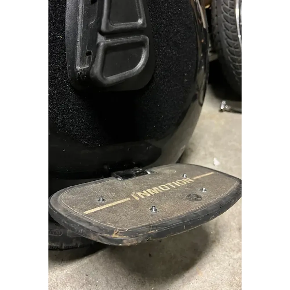 Off road pedals for InMotion V8F/V10/V11. Spikes, adapters and installation.