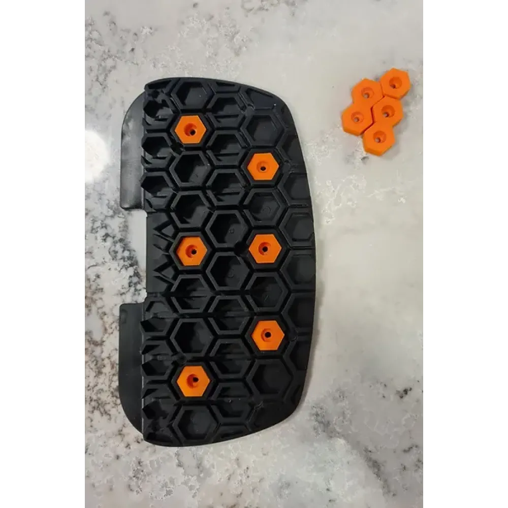 Off road pedals for InMotion V8F/V10/V11. Spikes, adapters and installation.