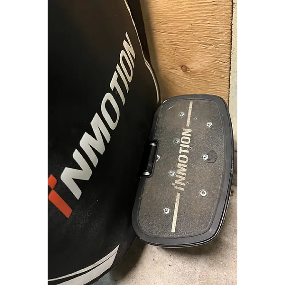 Off road pedals for InMotion V8F/V10/V11. Spikes, adapters and installation.